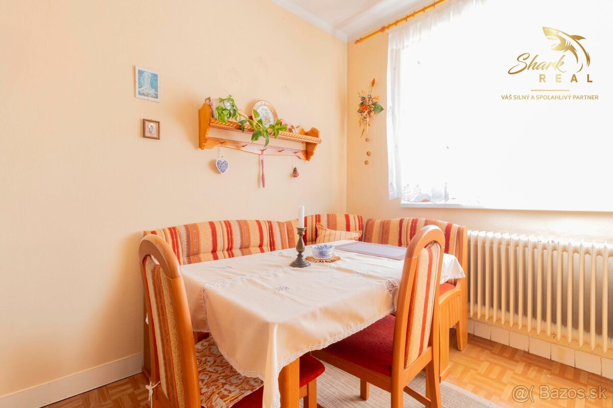 KRÁSNY rodinný dom v atraktívnej obci BANKA - 18