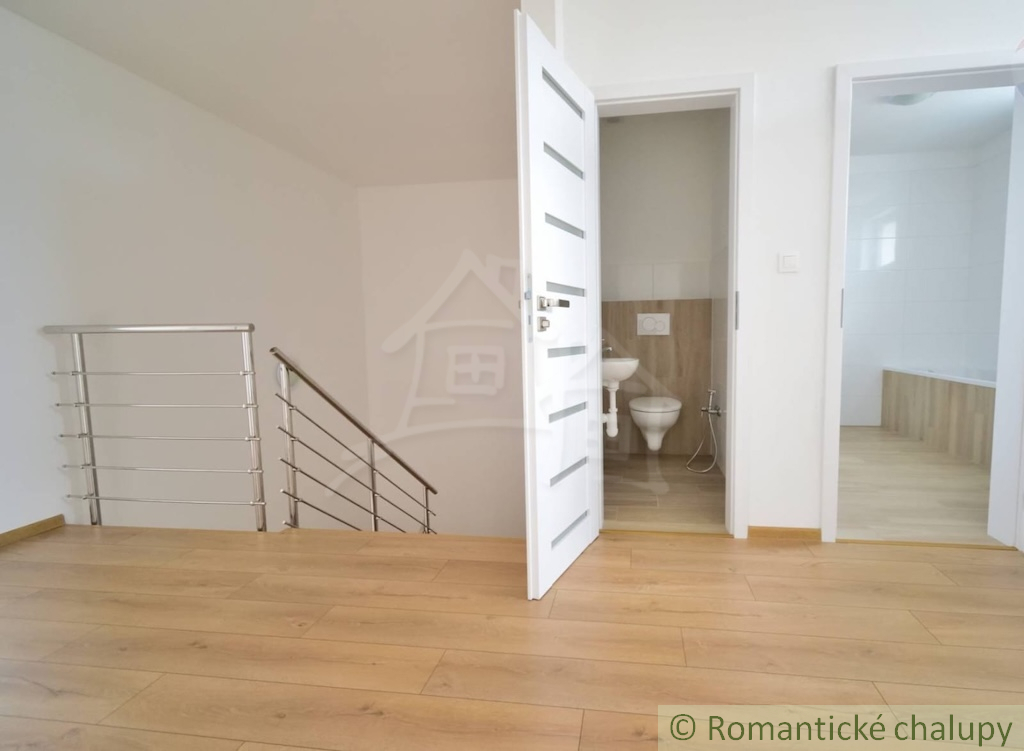 Novostavba štvorizbového rodinného domu s garážou v radove - 18