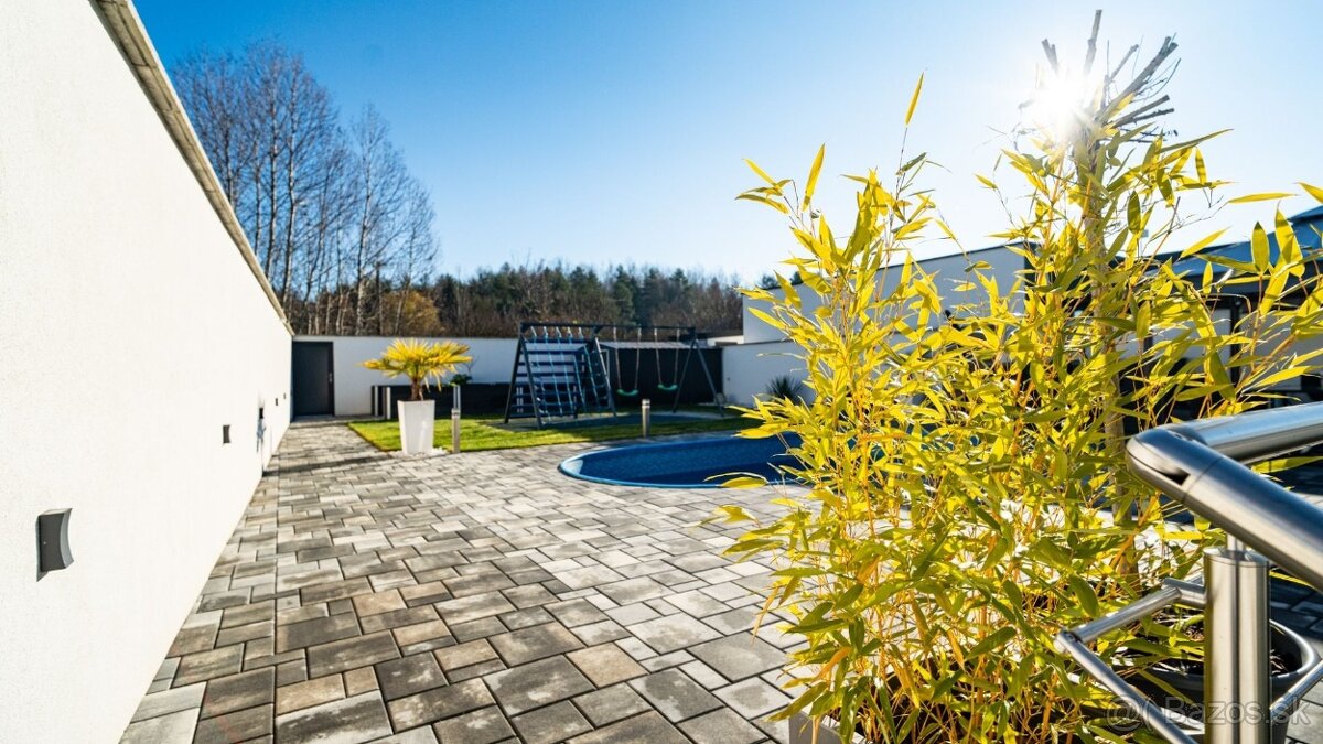 Zabývaná novostavba 2020, pozemok 496 m2,komplet zariadená - 18