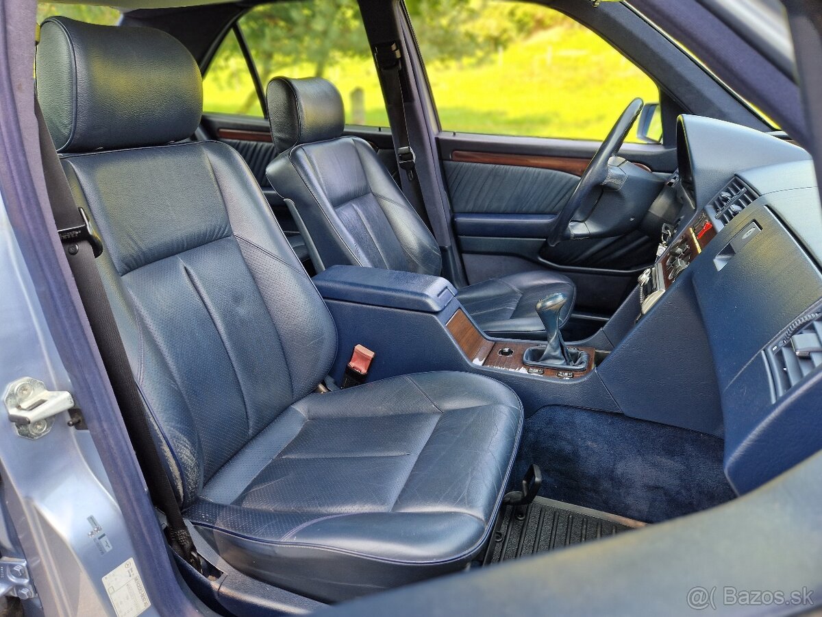 Mercedes-Benz C trieda Sedan 220 - 18