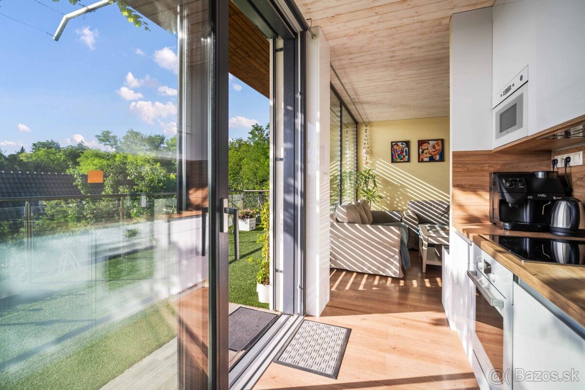 NA PREDAJ dom s panoramatickým výhľadom, Hlohovec - 18