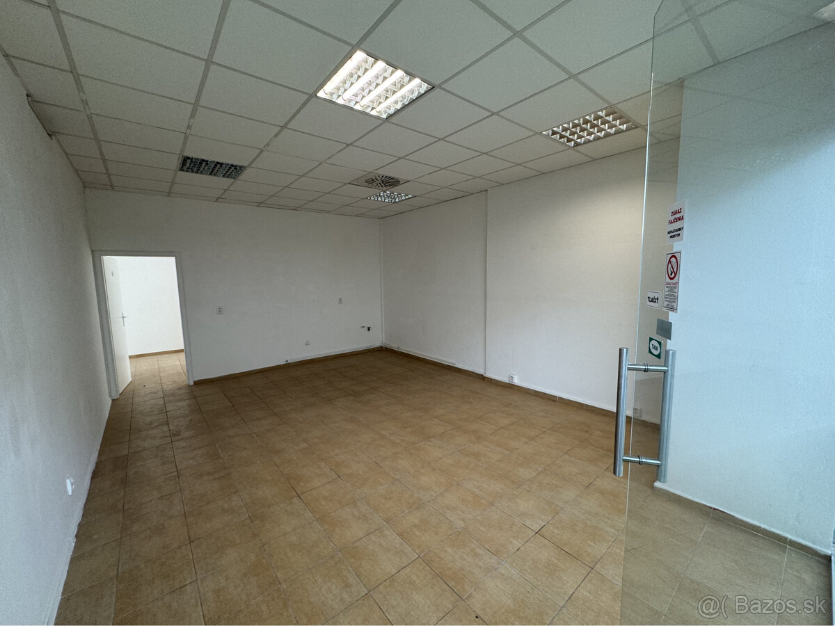 Prenájom obchodných priestorov od 24 m² v OD Saratov II v me - 18