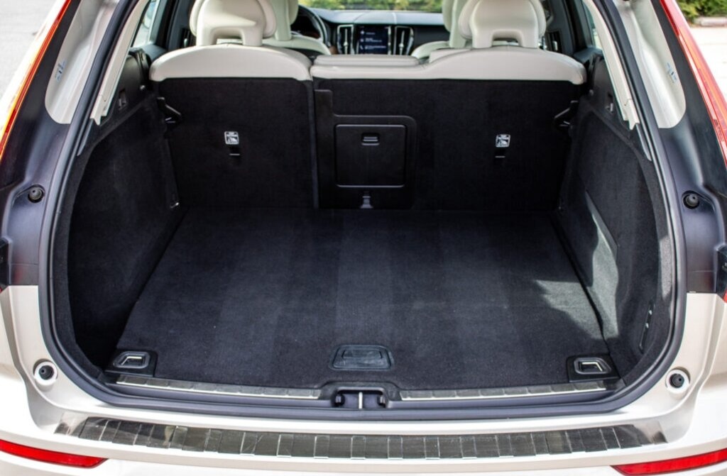 Volvo XC60 2.0 T8 Momentum AWD - 18