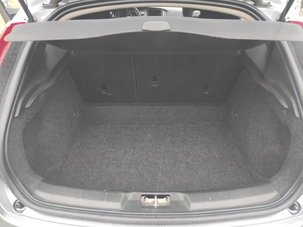 Volvo V40 Hatchback 90kw, automat benzín - 18