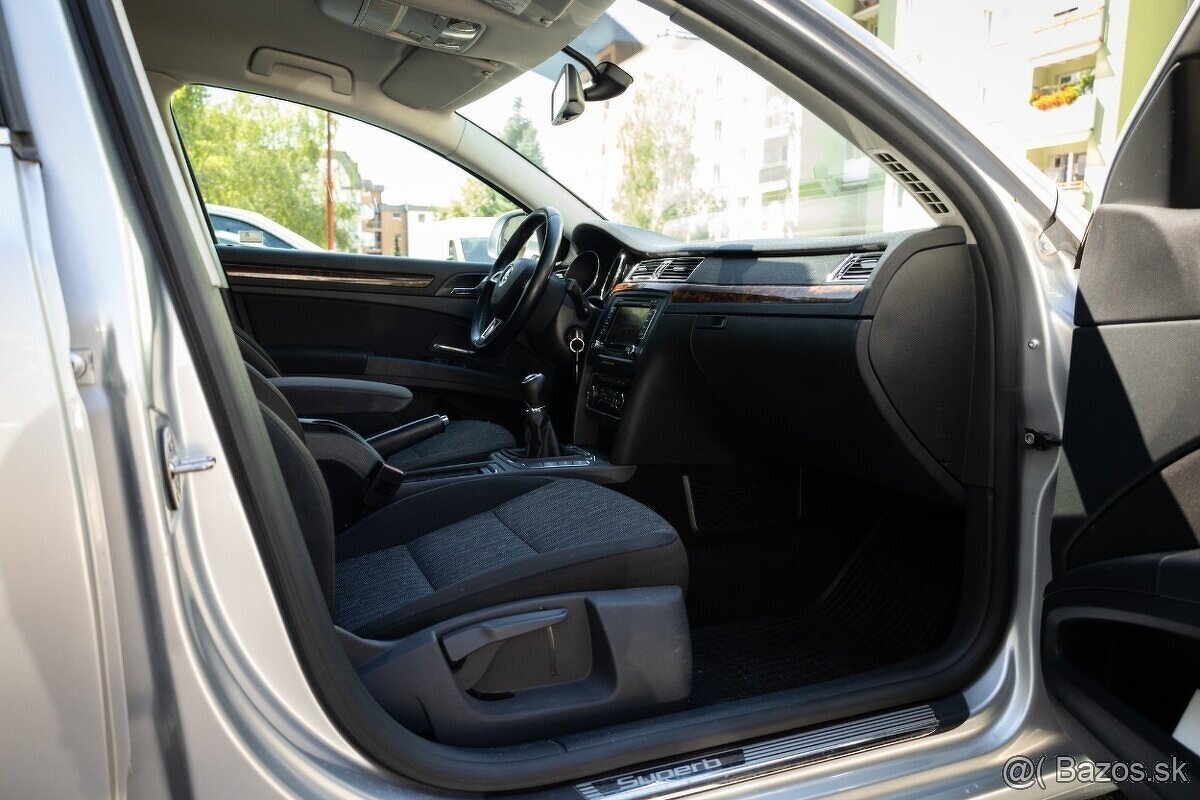Škoda Superb Combi 2.0 TDI CR Elegance - 18