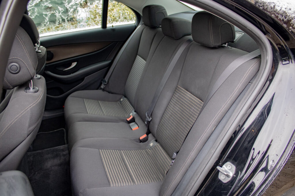 Mercedes Benz E220d - 18