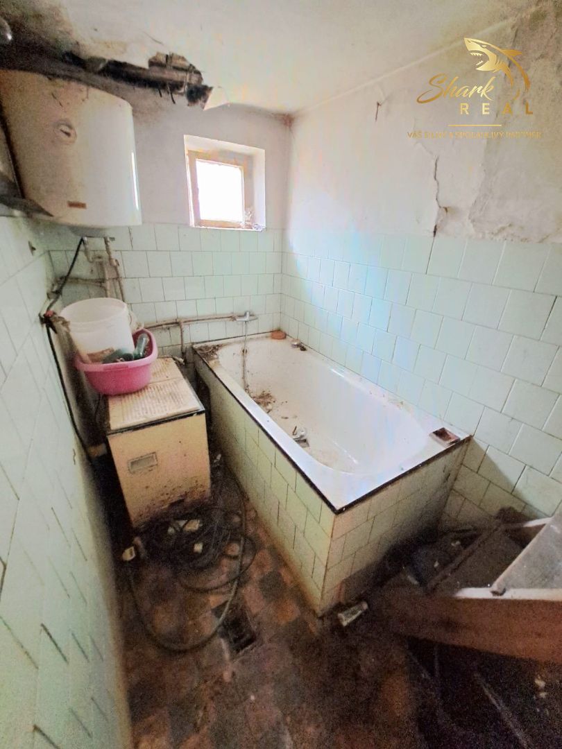 REZERVOVANÉ / Domček s veľkým potenciálom - 18