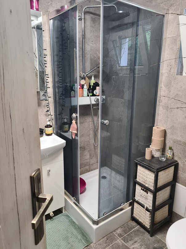 Záhrada s murovanou chatou s nádherným výhľadom - 18