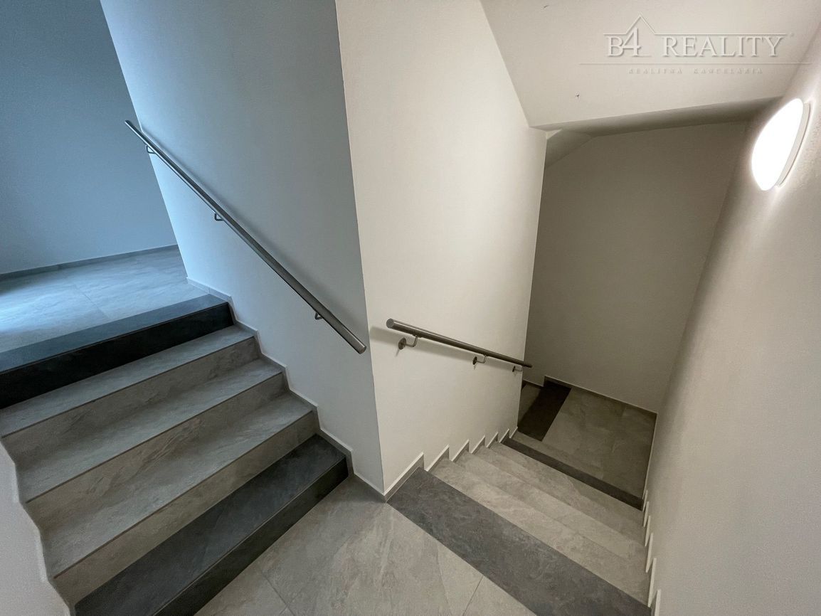 Kancelárske priestory 171 m2, 5x parkovacie státie, Brniansk - 18