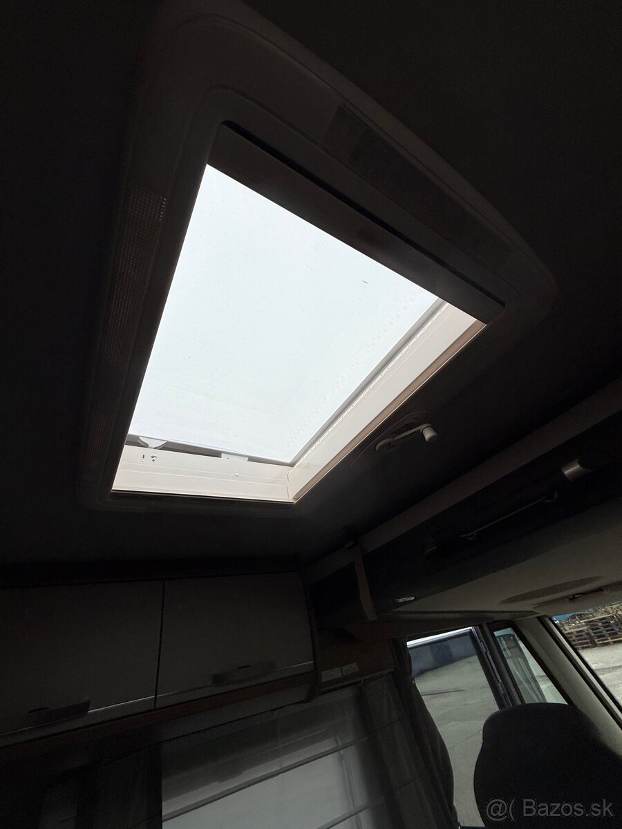 Knaus Live I 700 MEG - 18