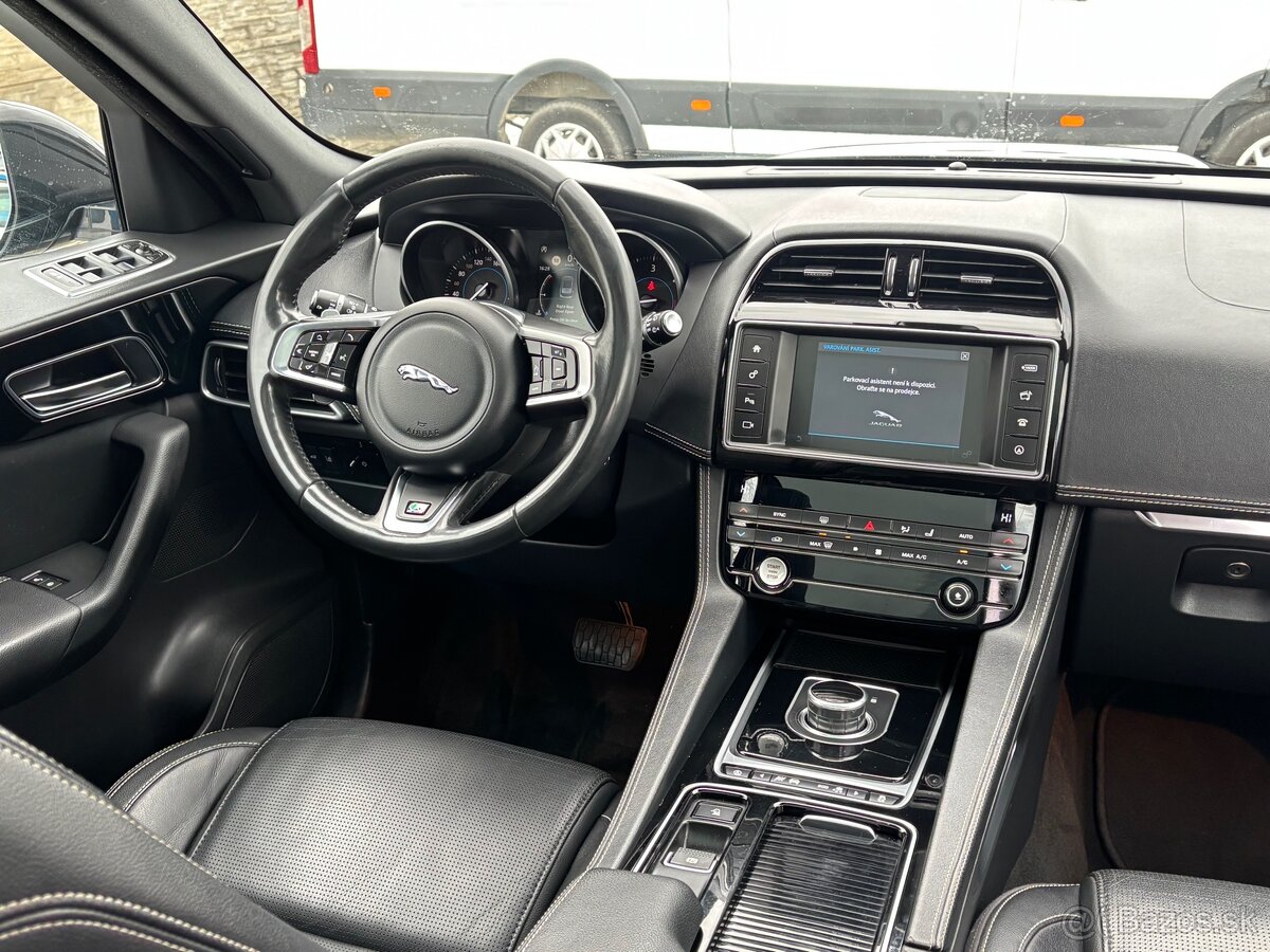 Jaguar F-Pace 2.0D I4 180k R-Sport AWD A/T – 2017, TOP stav - 18
