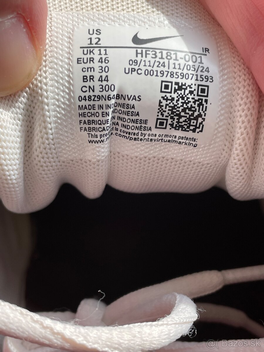 Nike Air Max Plus Premium - 18