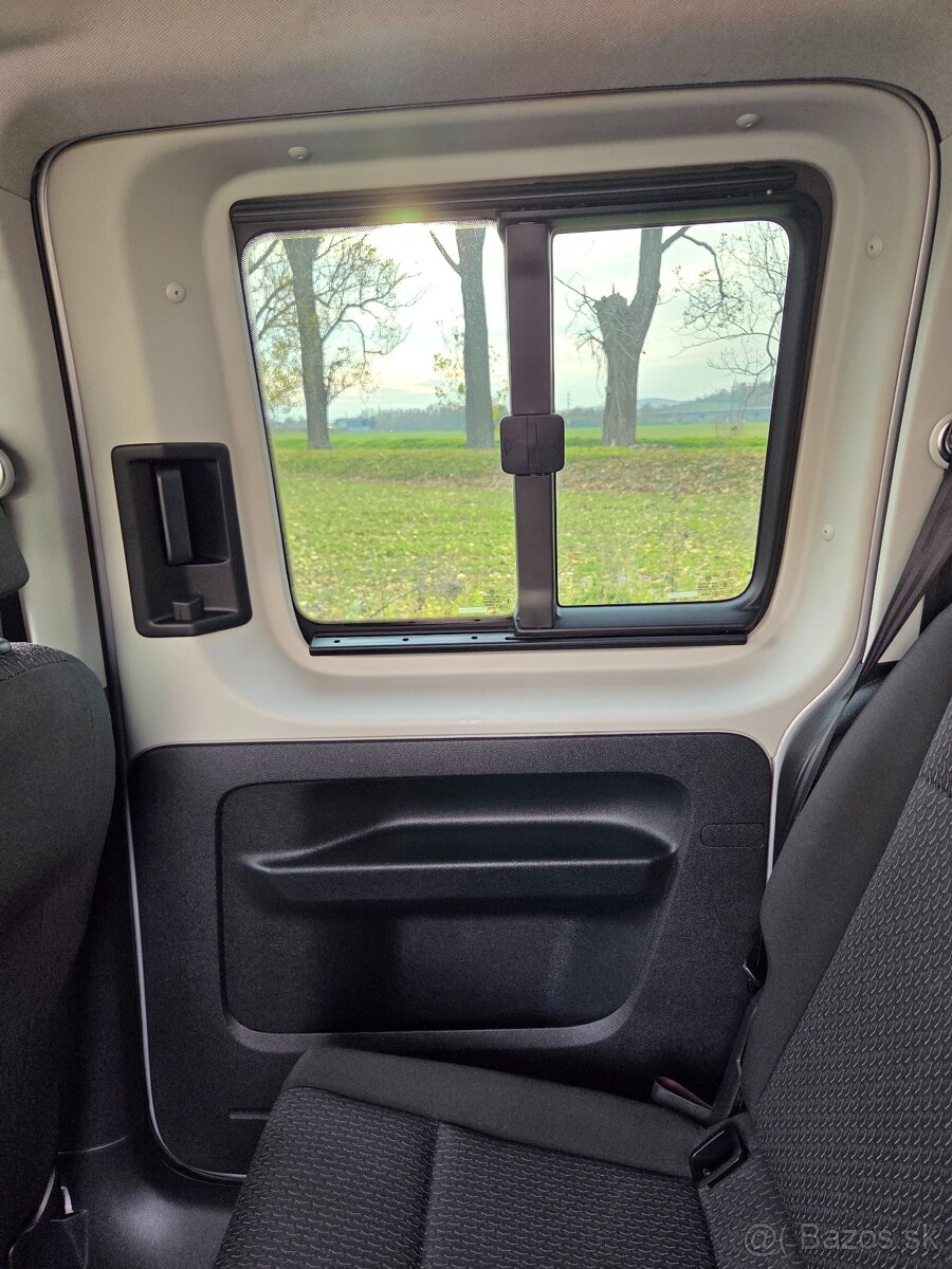 VW Caddy MAXI 7-miest / SK pôvod / 2.0 TDi ŤAŽNÉ-r.v.12-2016 - 18