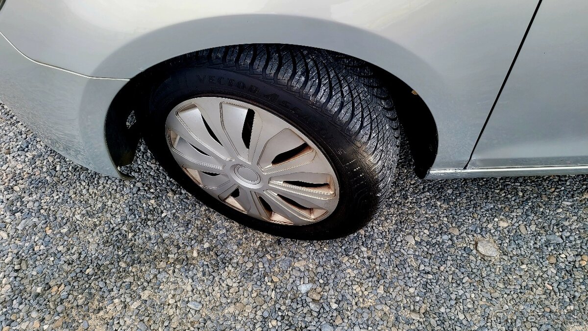 Volkswagen Golf 1.6-75kw Trendline DSG - 18