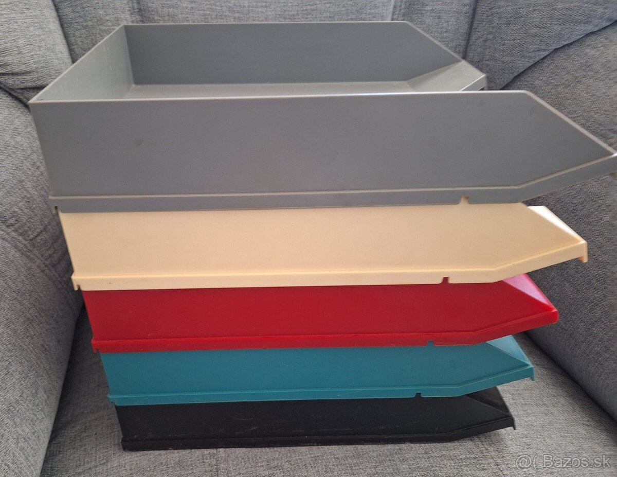 Odkladače na papiere plastové.. - 18