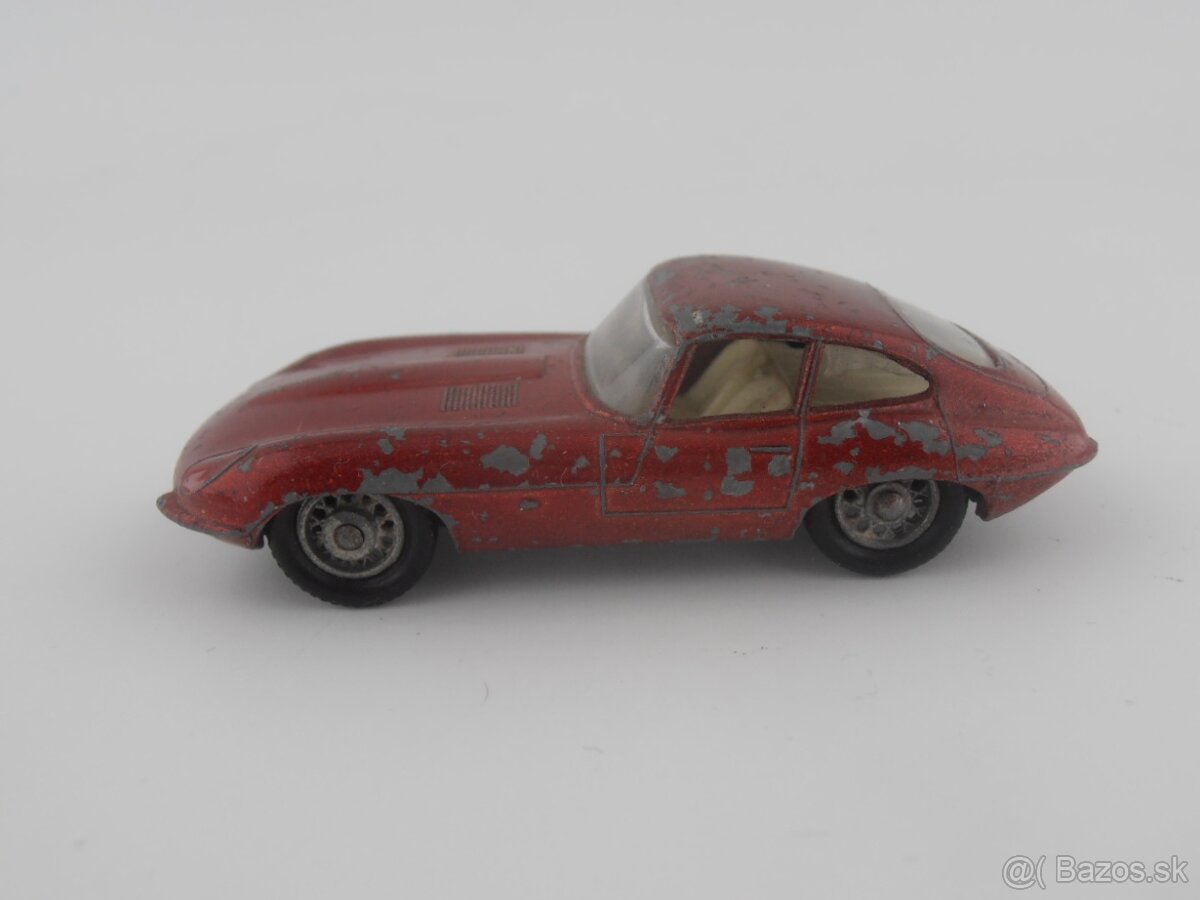 Pontiac Coupe, Rolls Royce, Jaguar E - 18