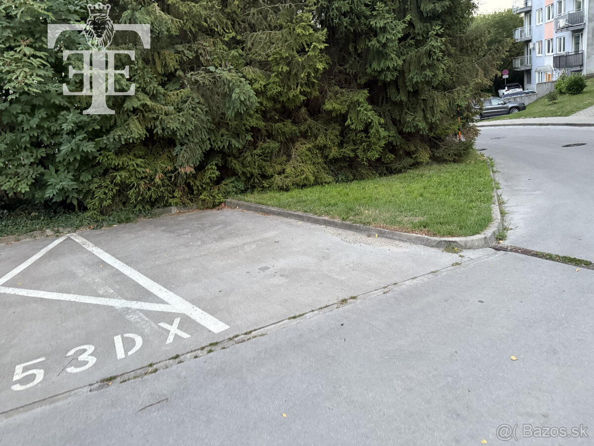 Prenájom 1 izbového bytu s vlastným parkovaním na sídlisku F - 18