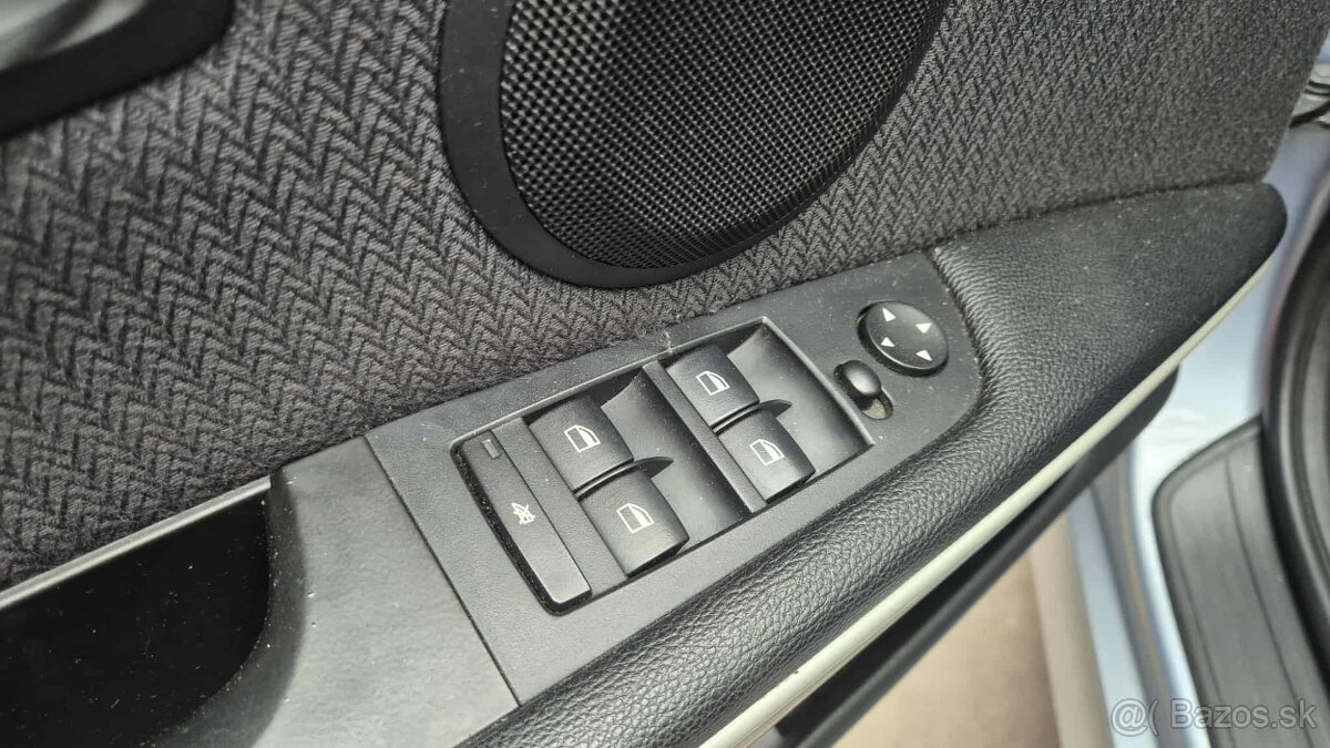 BMW E90 320i 2,0i 125kw - 18