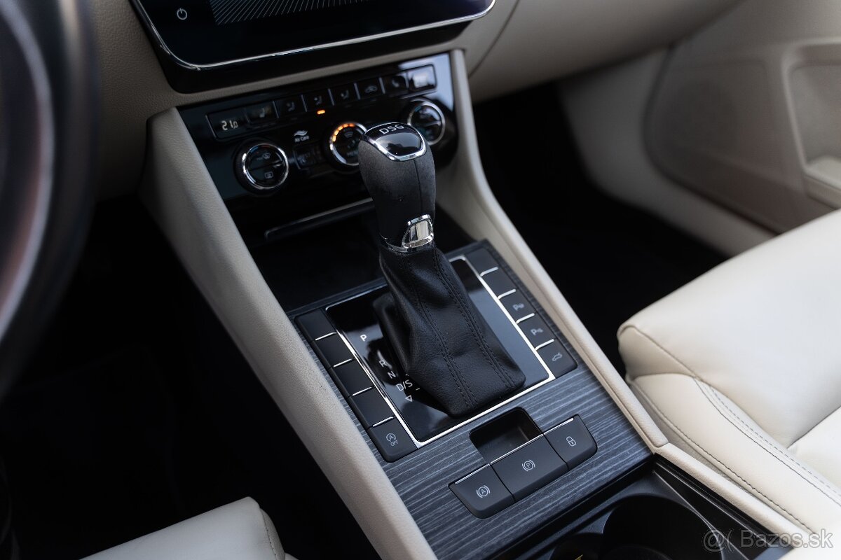 Škoda Superb Combi Panoráma - 18