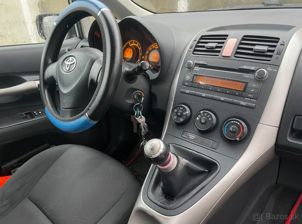 Toyota Auris 1.4 2008 - 18