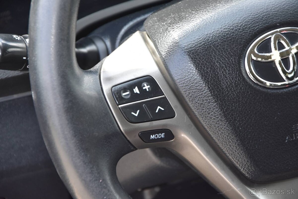 Toyota Avensis Combi - 18