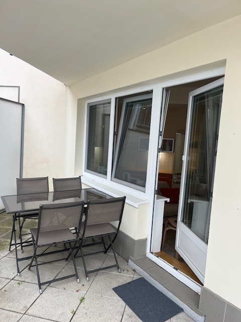 Prodám vybavení bytu 2+kk IKEA a ETA - 18