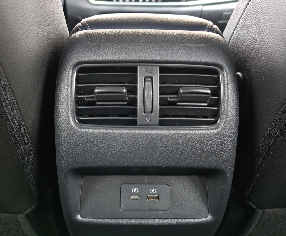 Nissan Qashqai 1.3 DIG-T Tekna 4WD X-Tronic /AJ NA SPLÁTKY/ - 18