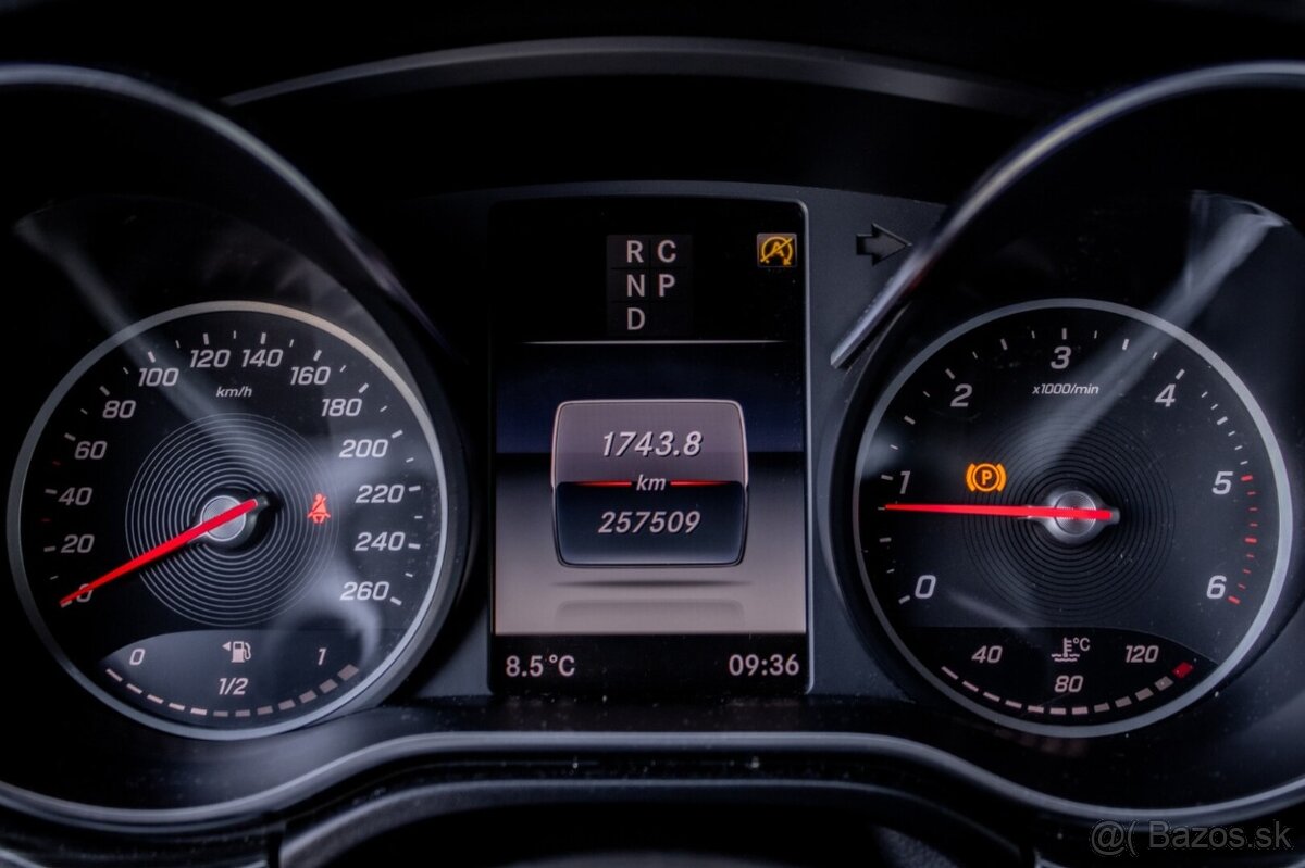 Mercedes Benz V300 V class 300d 4matic AT9 - 18