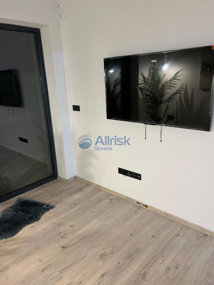 Útulné bývanie v rodinnom dome v Šali v prírodnom prostredí. - 18