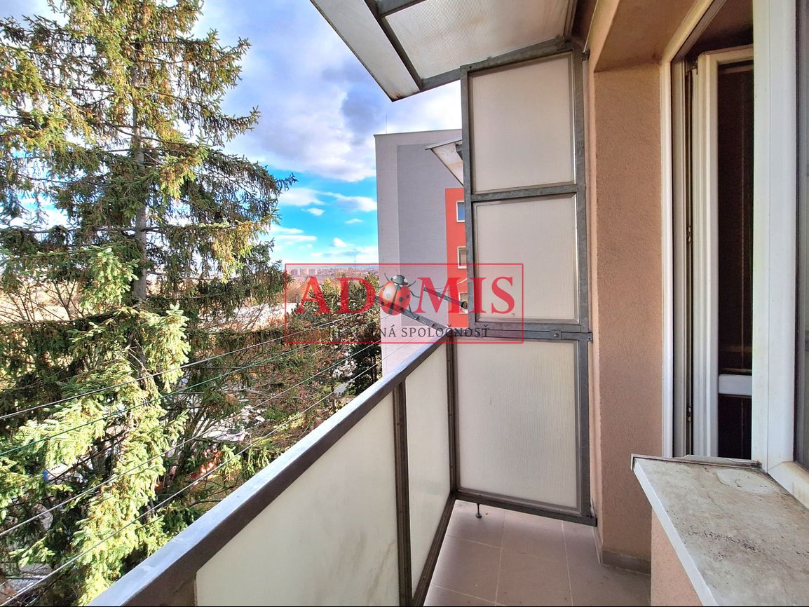 ADOMIS - predáme 2izbový tehlový byt 57m2, balkón, Podhradov - 18