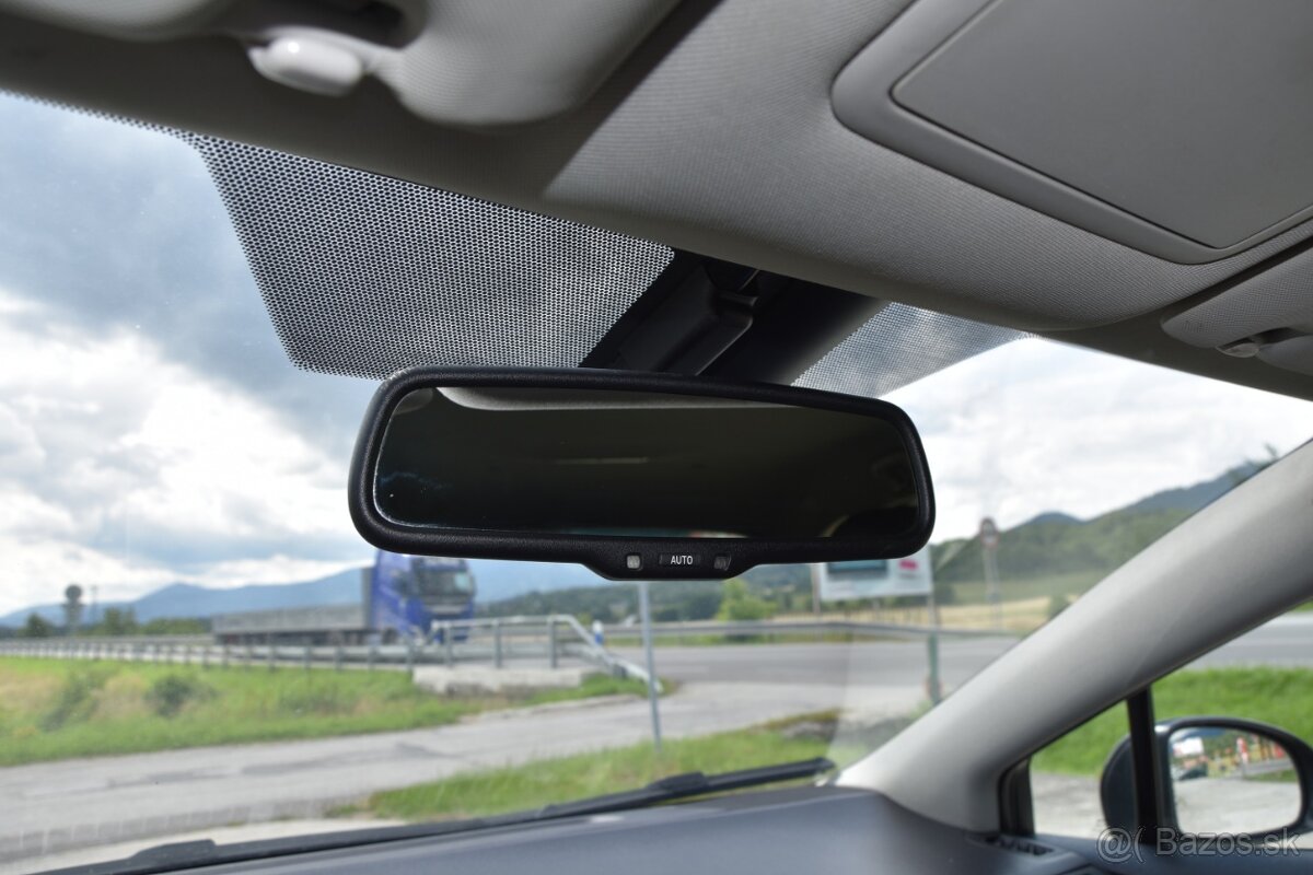 Toyota Avensis Combi - 18