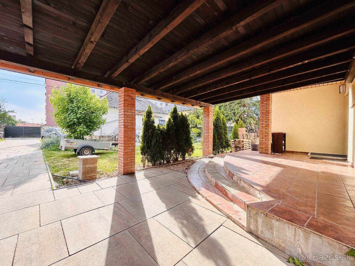 Na predaj príjemný plne zariadený dom s bazénom - 18