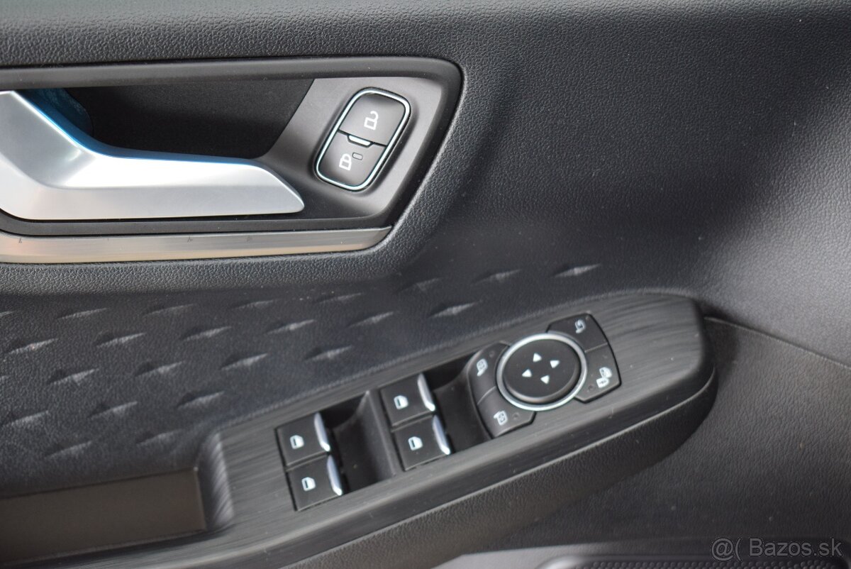 Ford Kuga 1,5 i 110 kW,Navi,najeto pouze71tkm,DPH - 18