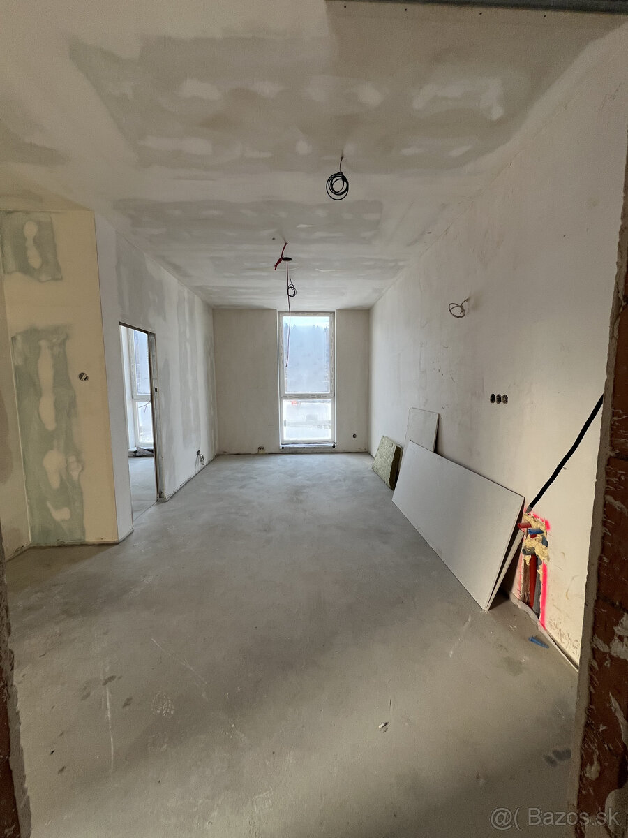 Na predaj investičný 3-izbový apartmán (nebytový priestor) v - 18