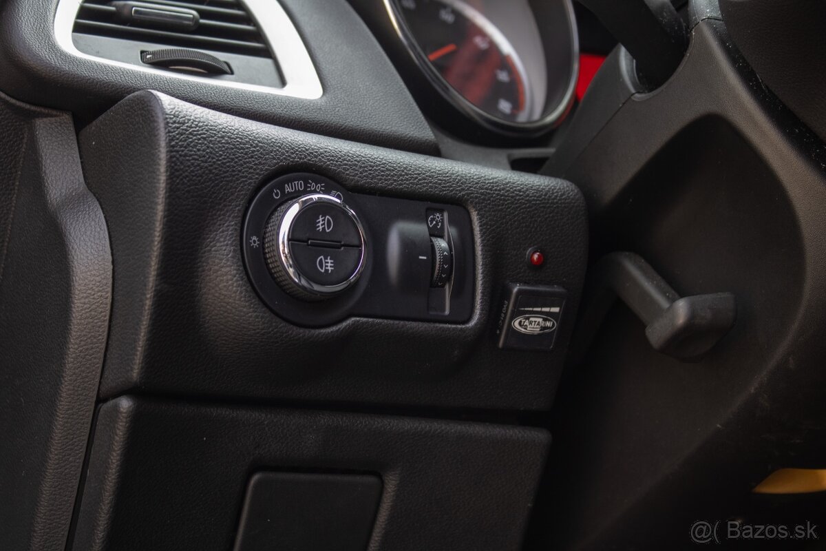 Opel Astra 1.4 benzín/plyn, AT6 - 18