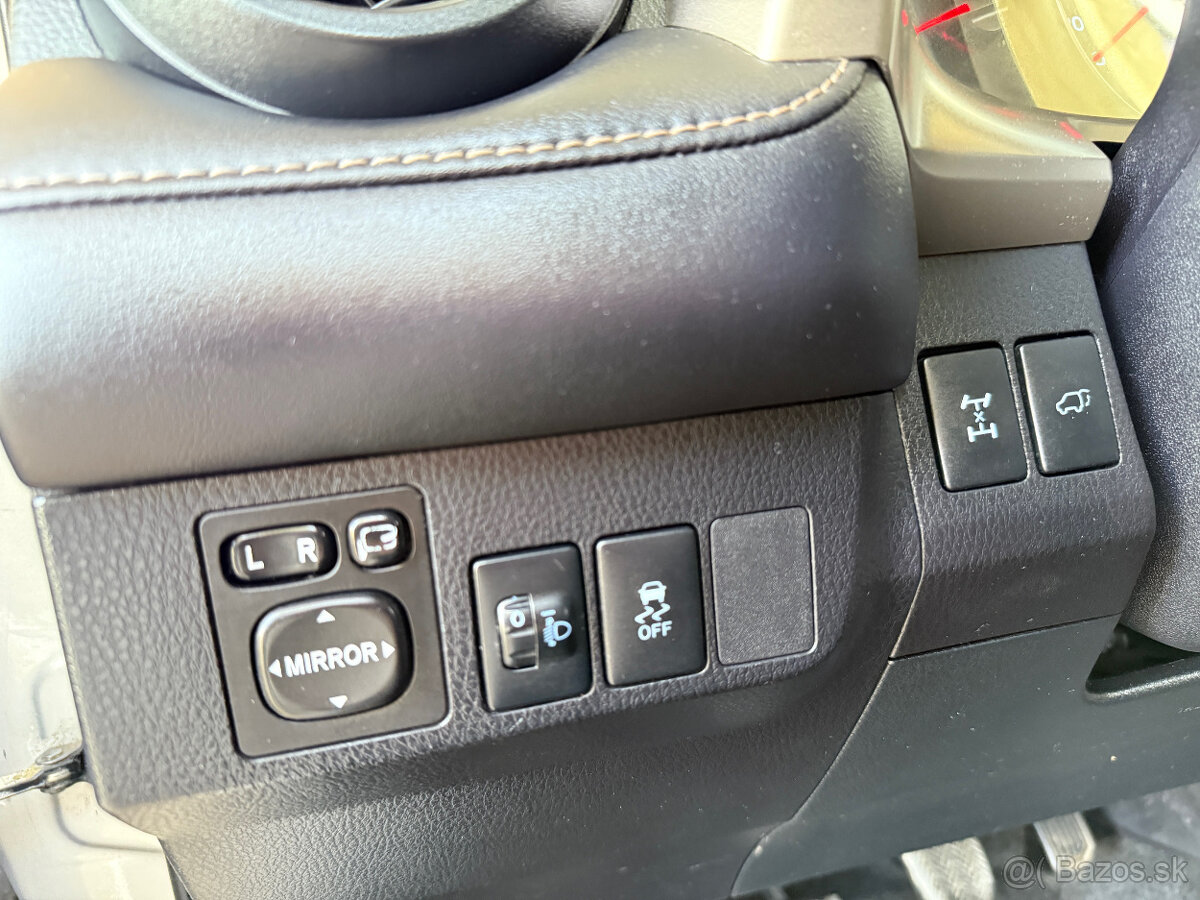 Toyota RAV4 2.2 l D-4D Premium 4x4 - 18