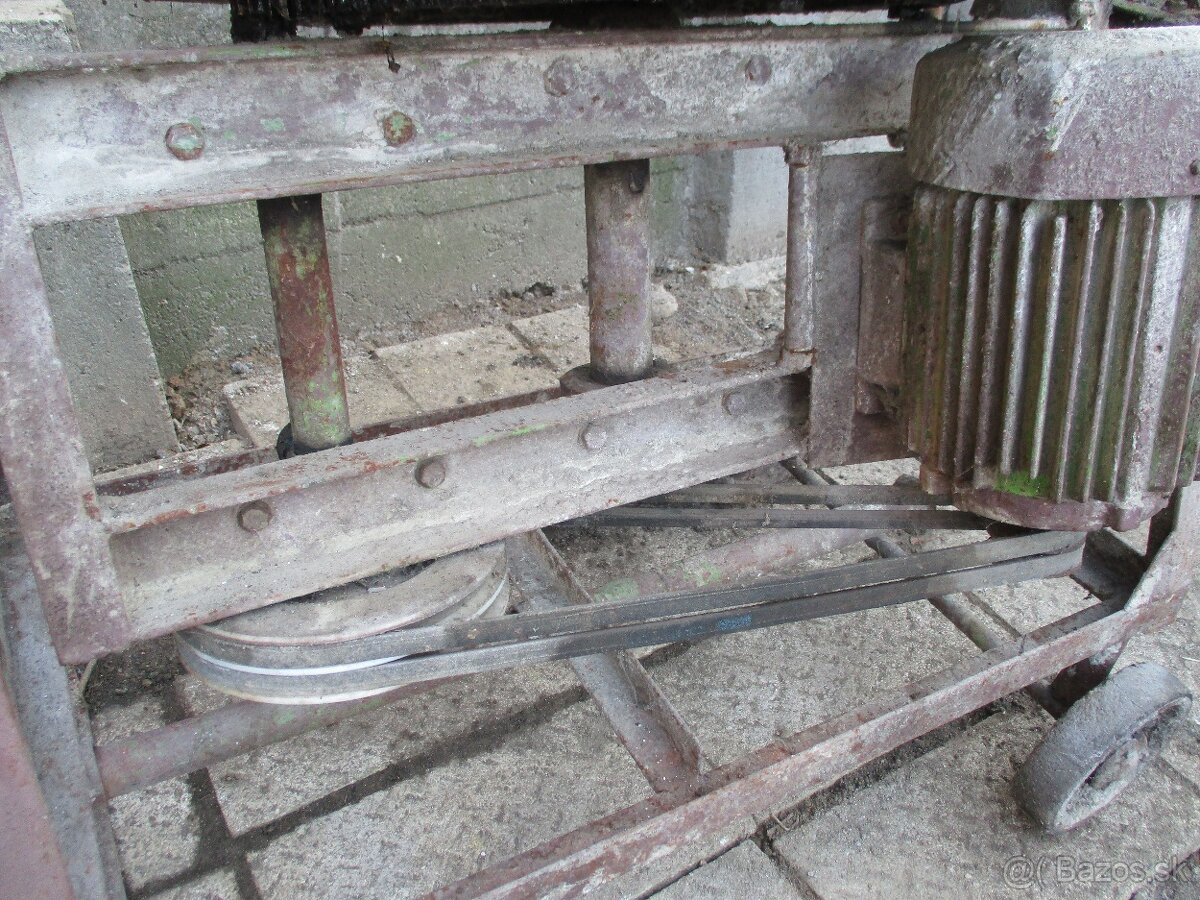 miešačku s objemom 150 litrov - 18