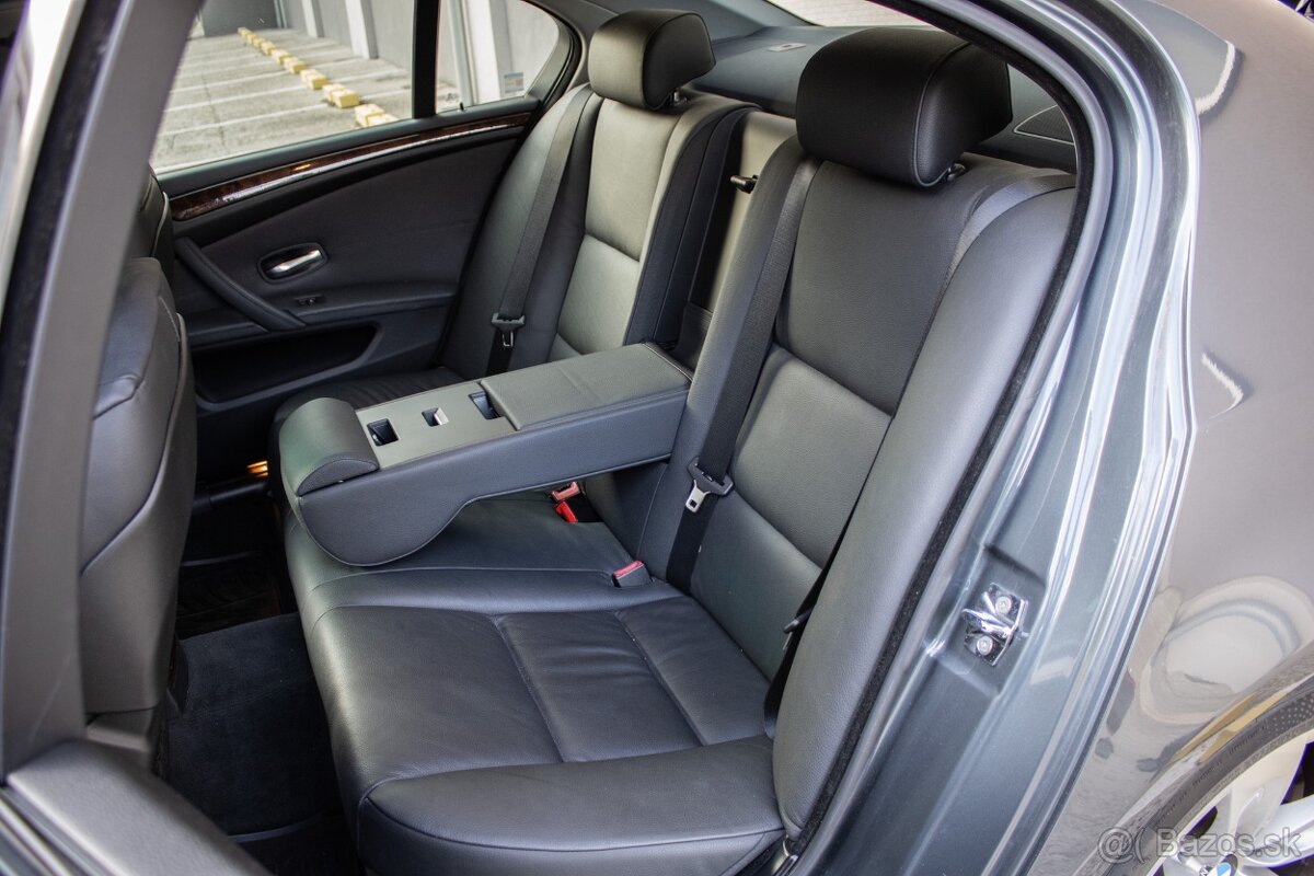 BMW Rad 5 530 i A/T - 18