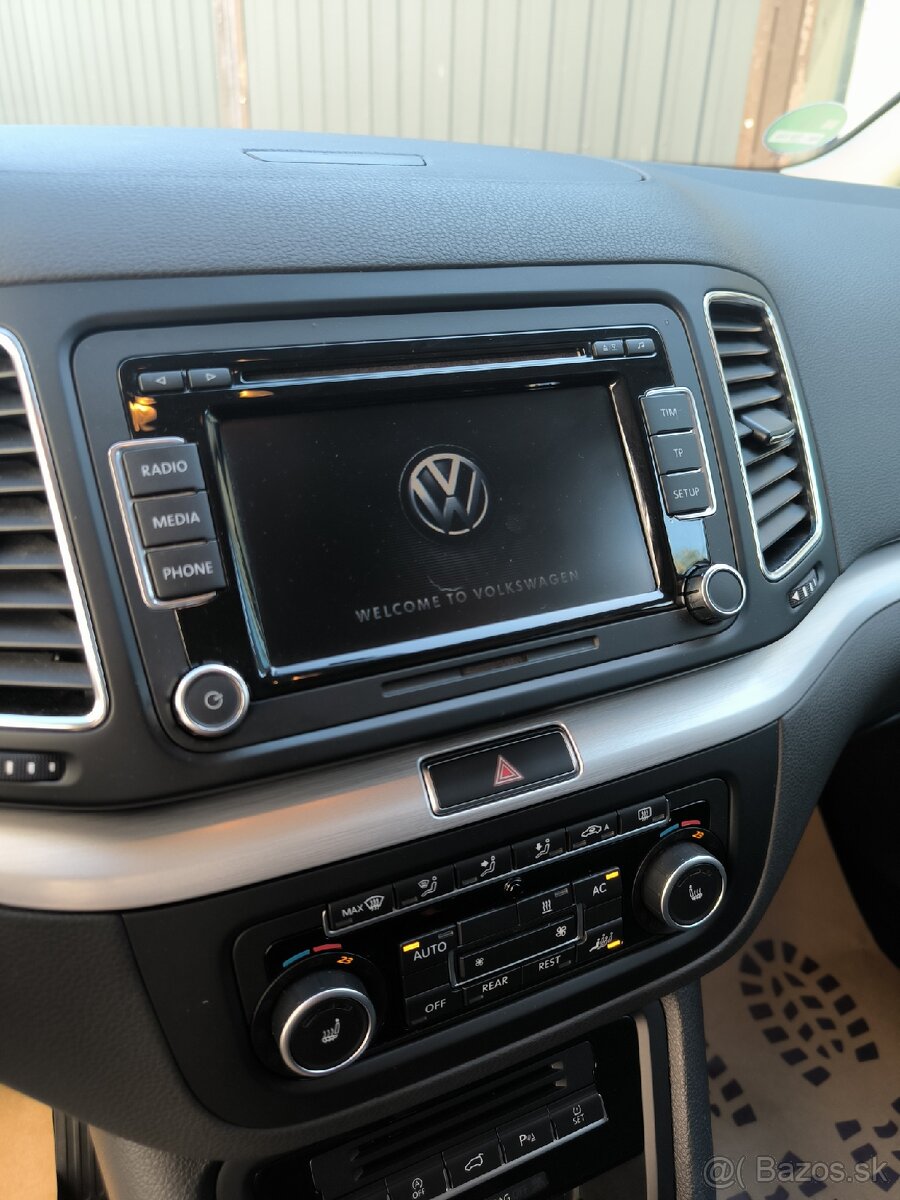 VW SHARAN 2.0TDi DSG | HIGHLINE | ŤAŽNÉ | ALCANTARA | KESSY - 18