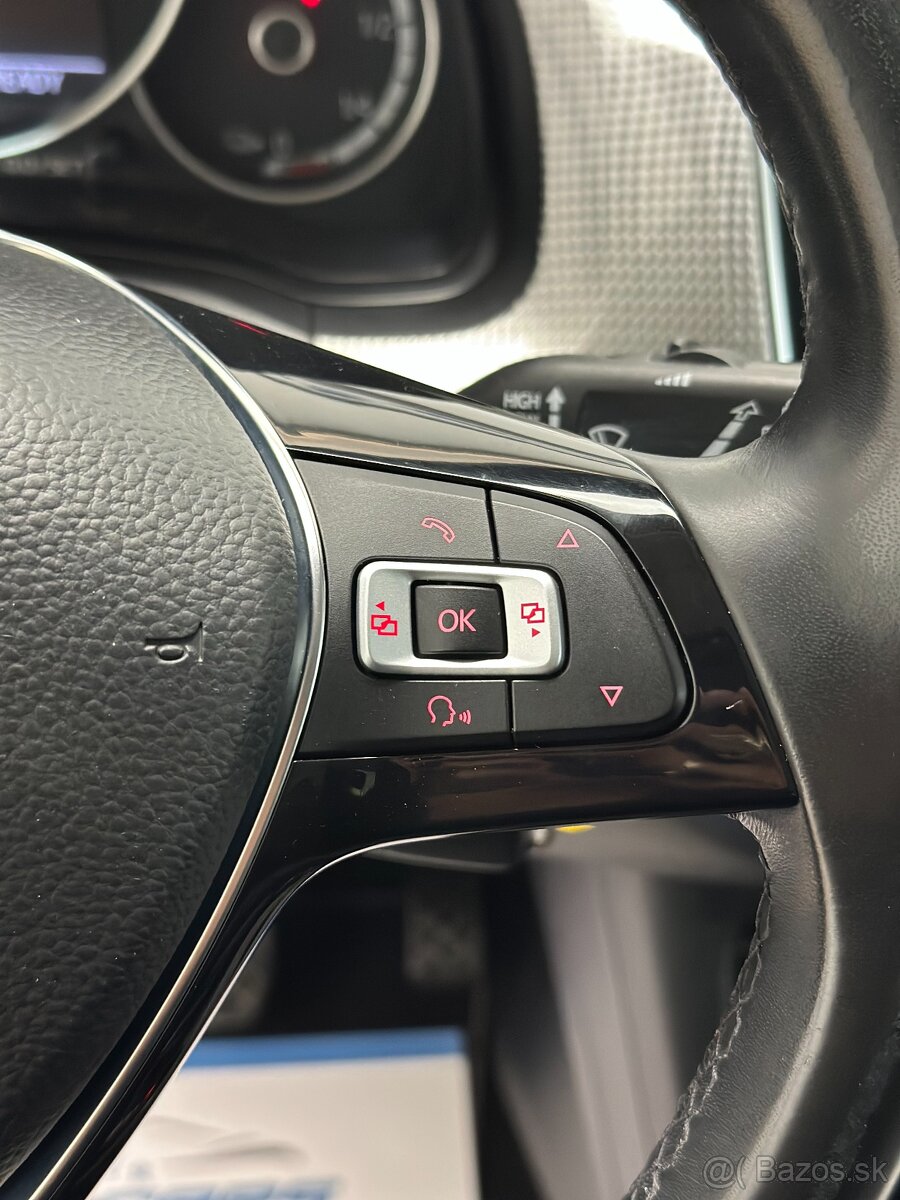 Volkswagen e-UP - 18