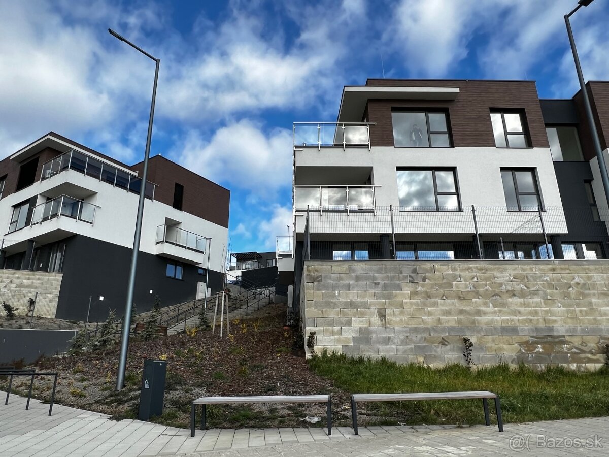 Predám 2 izb. byt Lorinčík Háje, parking, pivnica - 18