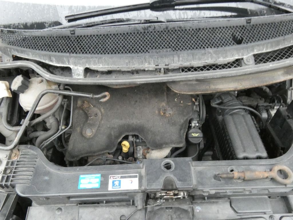 Peugeot 807 2.2 HDI xenony - 18