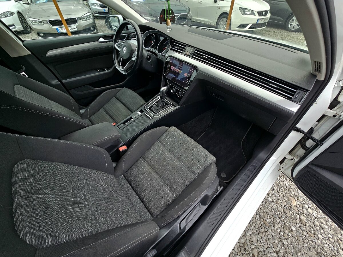 Volkswagen Passat Variant 2.0 TDI Elegance DSG Facelift - 18