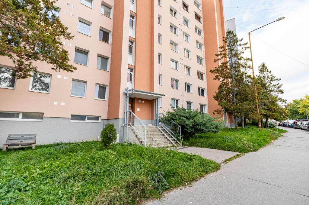 NA PREDAJ,ZREKONŠTRUOVANÝ 3 – IZB. BYT, KE – KVP - 18