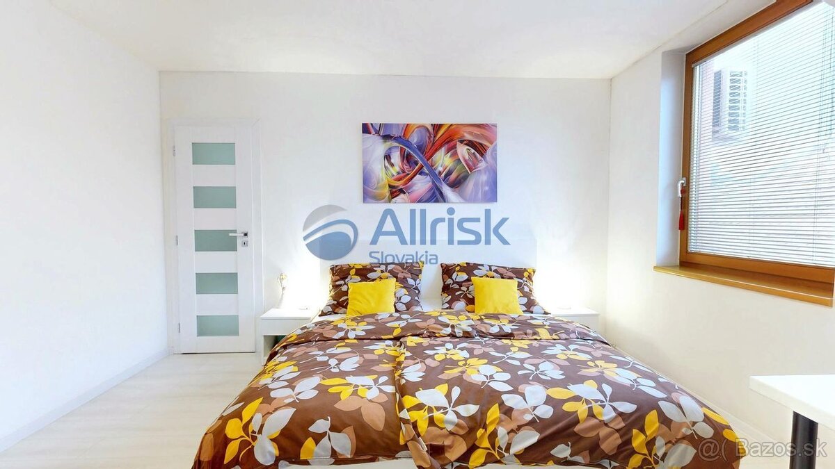 REZERVOVANÉ Rodinný dom s bazénom, letnou kuchyňou a vôňou d - 18