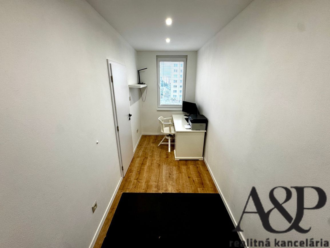 KOMPLETNE REKONŠTRUOVANÝ 3 IZB. BYT S KOMOROU A LOGIOU, 76M2 - 18