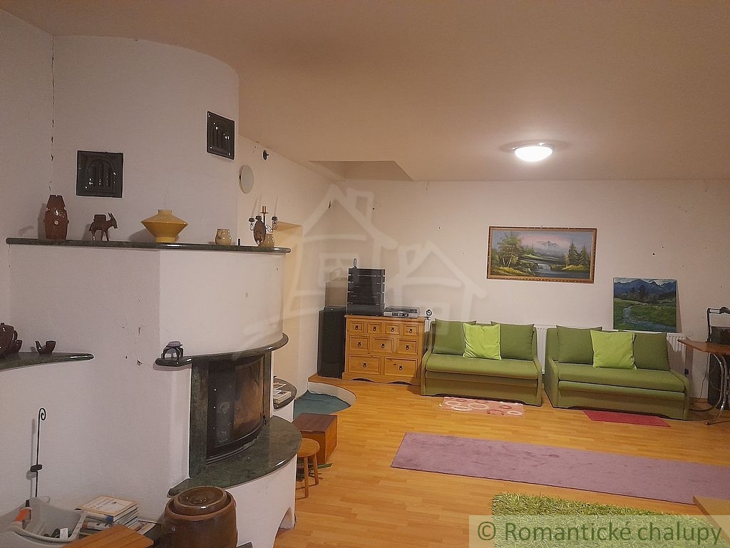 Kamenný dom neďaleko Banskej Štiavnice s cca 70-árovým poz - 18