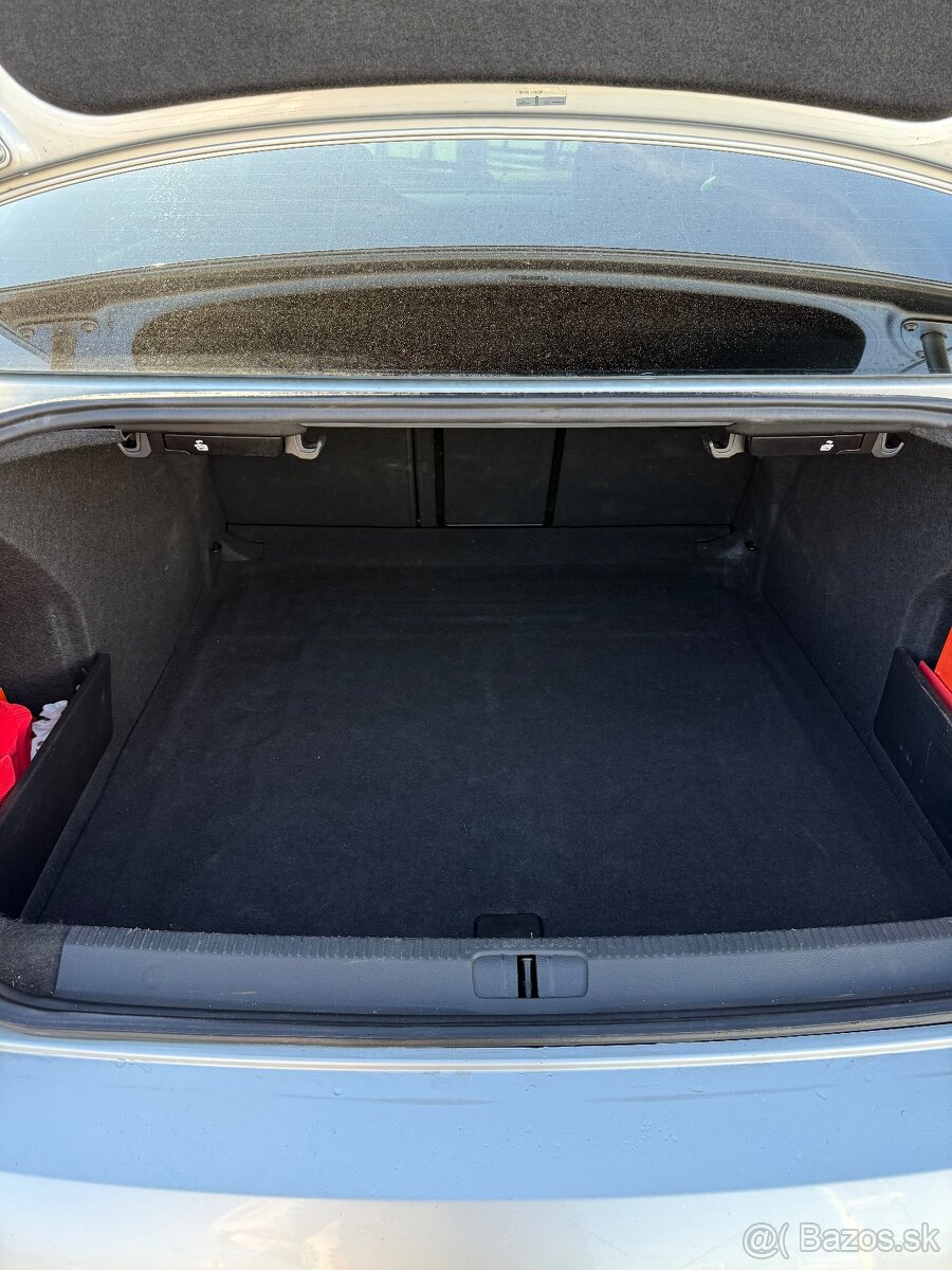 Predám VW Passat B7 2.0 tdi 130kw sedan - 18