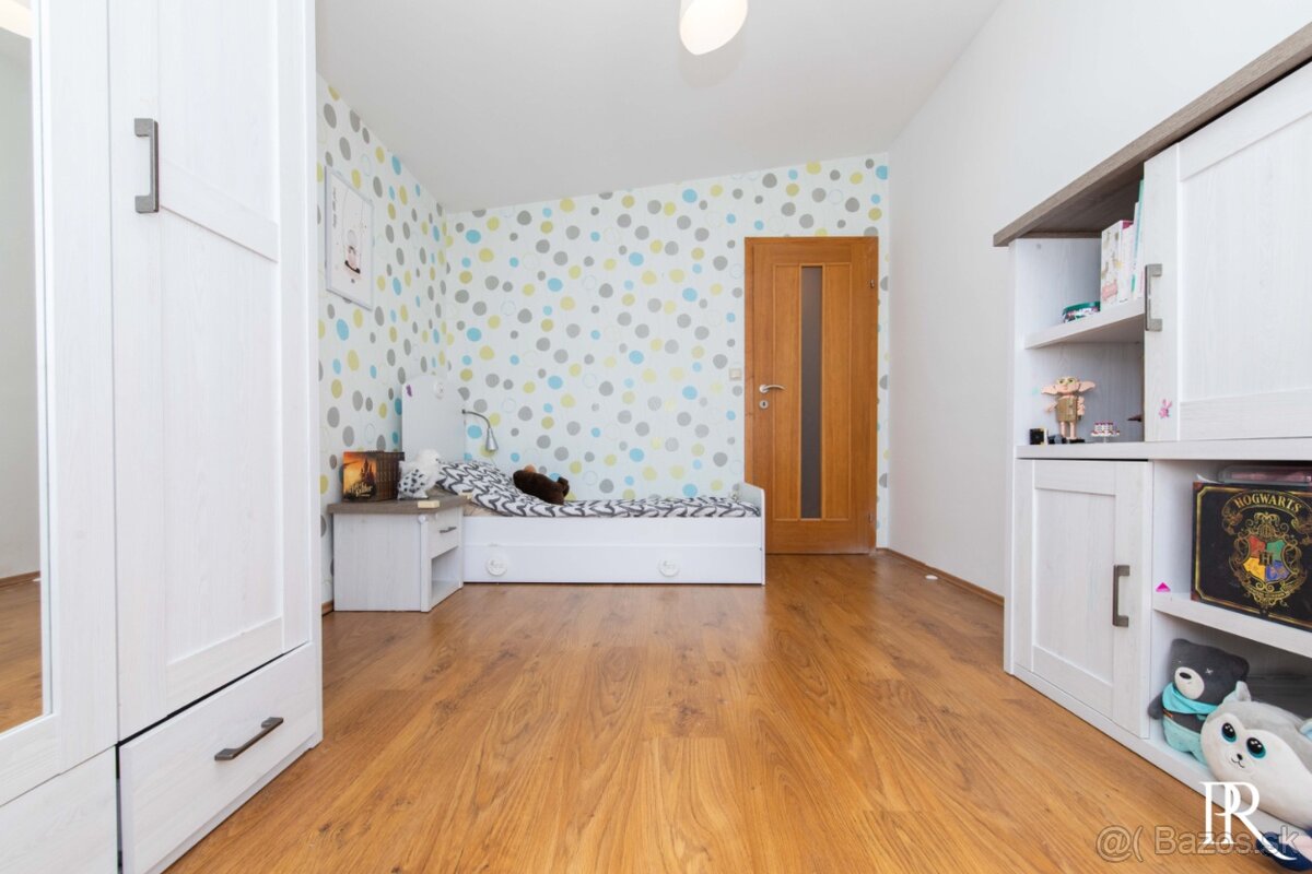 PRÍJEMNÝ 3 IZBOVÝ RD S BAZÉNOM NA BREHU VAJNORSKÝCH JAZIER - 18