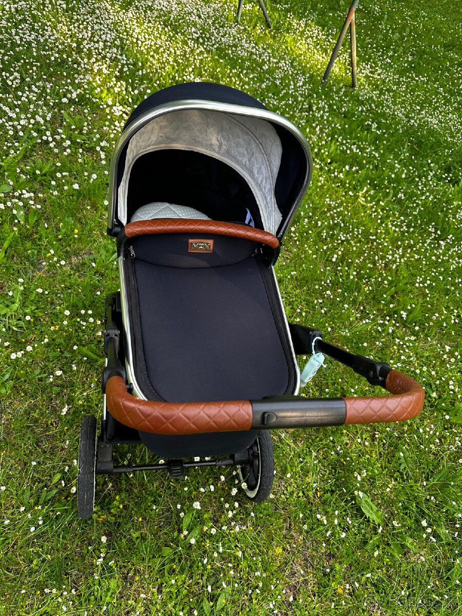 M O O N R O C C A E D I T I O N + detský kočík
- 18